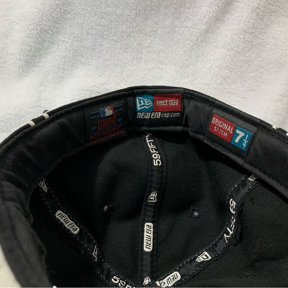 Philadelphia Phillies New Era Fitted Hats Size 7 1/4 - Picture 9 of 9